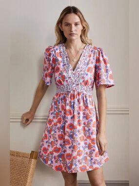 NWOT Boden 100% Cotton Floral V-Neck Mini Dress with pockets.